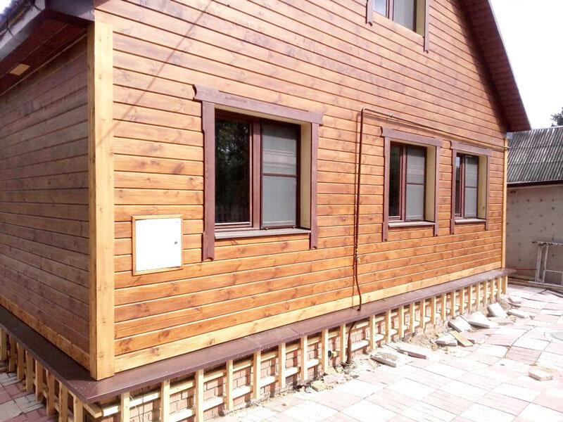 Установка имитатора бруса на фасад дома