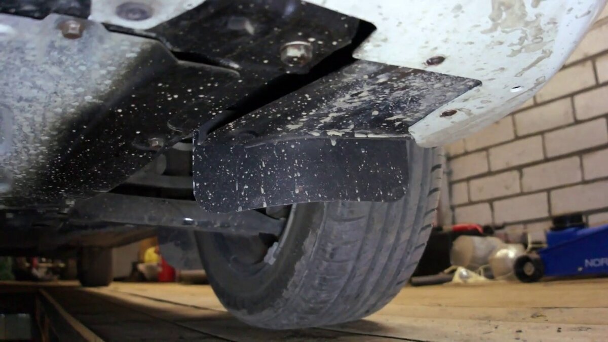 Аэродинамический щиток крупно