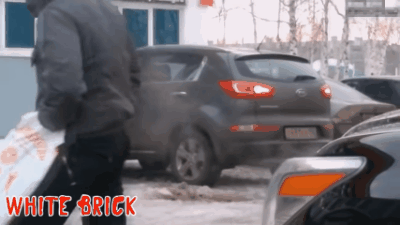 Ручник и женщина, две не совместимые вещи)