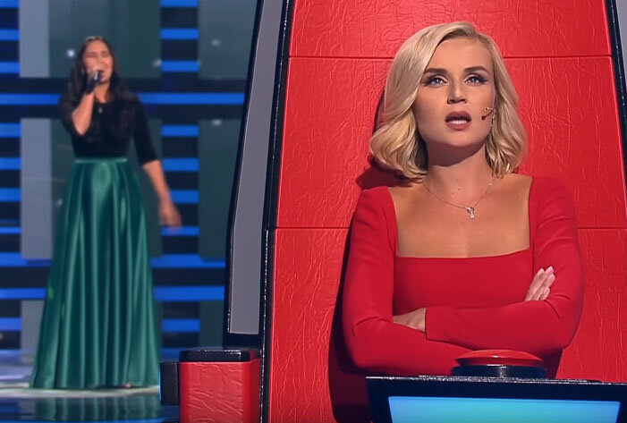 Полина Гагарина слушает Рушану Рахманову