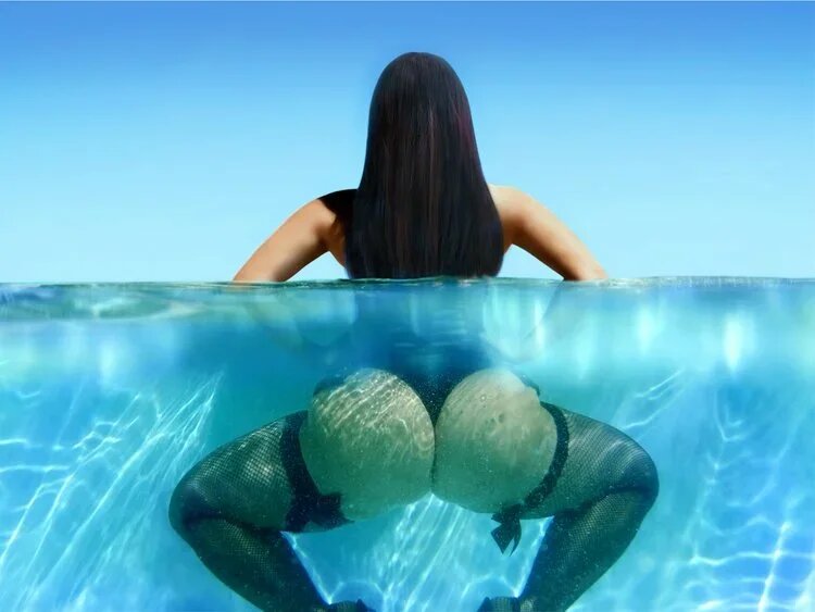 Элисон Джексон в образе Ким Кардашьян