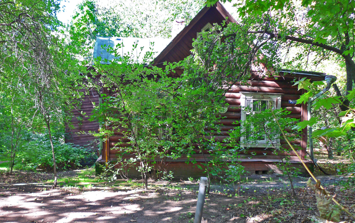 Ул. Алексея Дикого, 16.