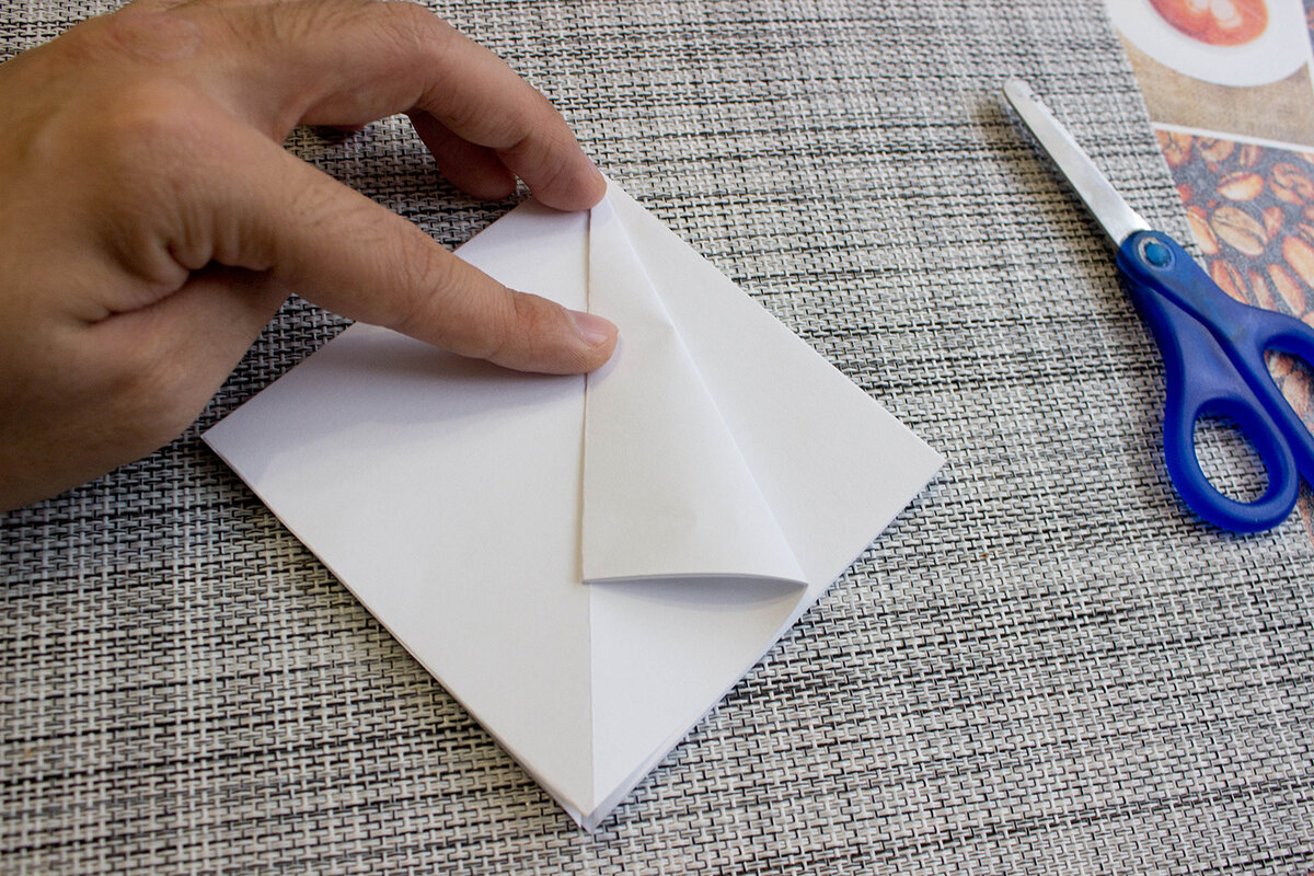 Чем можно приклеить бумагу. Что можно сделать из бумаги. Поделки из бумаги и клея. Поделки из бумаги без клея и ножниц. Что сделать из бумаги и клея.