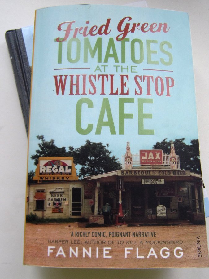 Фанни Флэгг "Жареные зелёные помидоры в кафе "Полустанок"