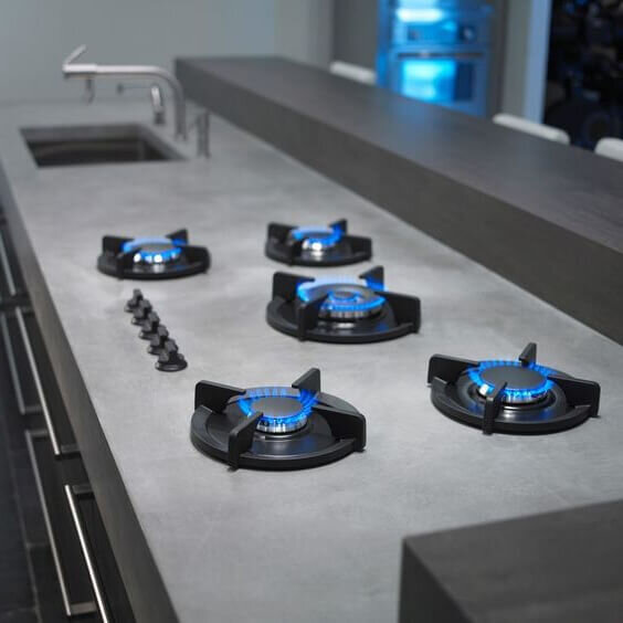 Столешница из стеклофибробетона с интегрированной плитой