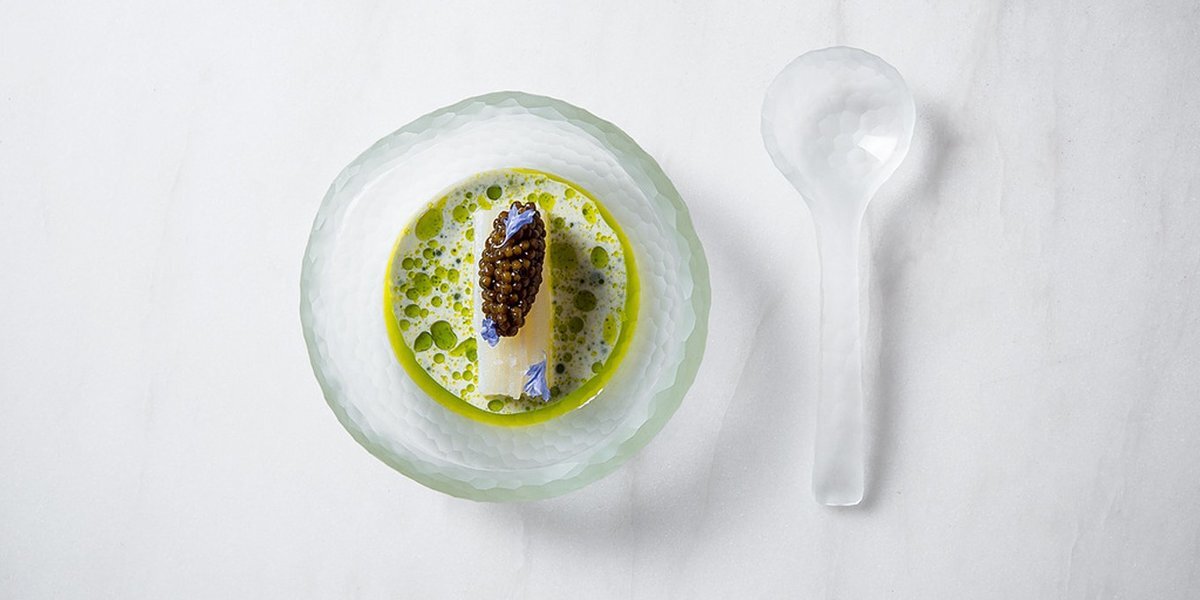 Белая свекла и палтус