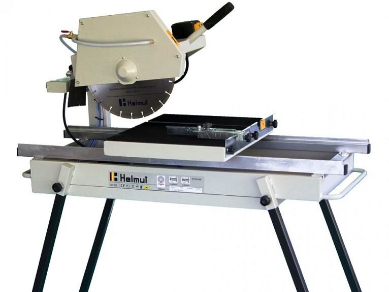 Станок для распиливания кирпича.