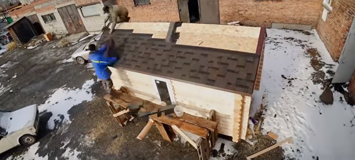 Мужики построили дерявянный дом на базе Уазика, вот что у них получилось