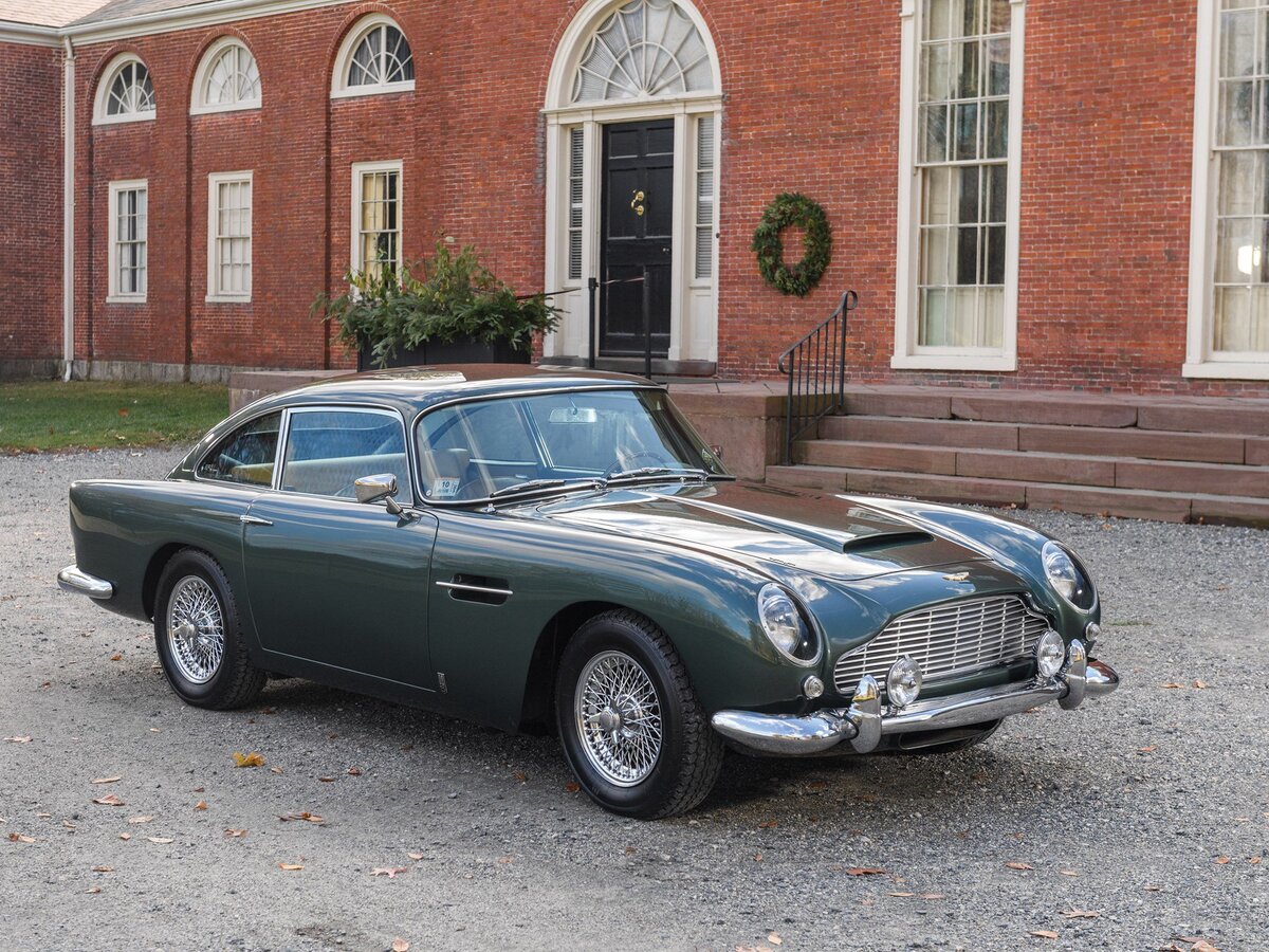 Aston Martin db5 черный