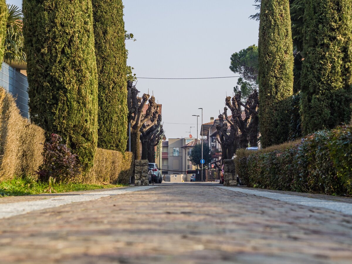 Отсутствие туристов и вообще людей сначала очень озадачивает...