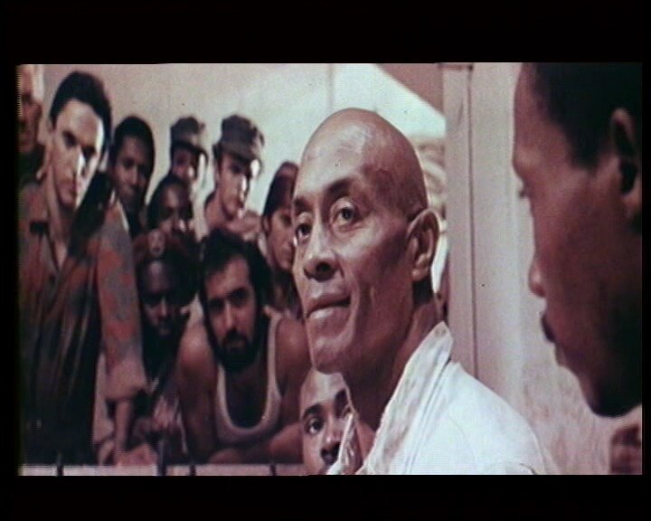 Вуди Строуд в фильме "Сидящий одесную"