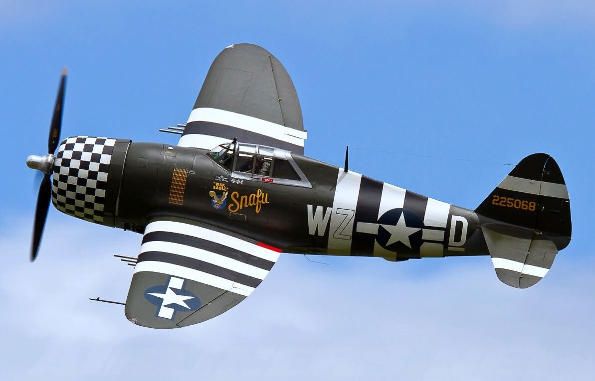 P-47 в воздухе Листайте