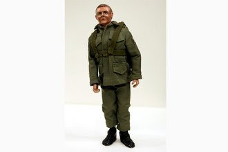 В середине прошлого века компания G.I. Joe изготовила фигурки, изображавшие бойцов различных войск США — военно-морского флота, военно-воздушных сил, сухопутных войск и корпуса морской пехоты. Солдатики — высотой 30 см — были одеты в униформу, сшитую вручную, и стоили не больше $4. Однако со временем игрушки приобрели такой успех, что превратились в героев комиксов и мультфильмов. Спустя почти 40 лет один из таких солдатиков был продан на аукционе за $200 тыс.