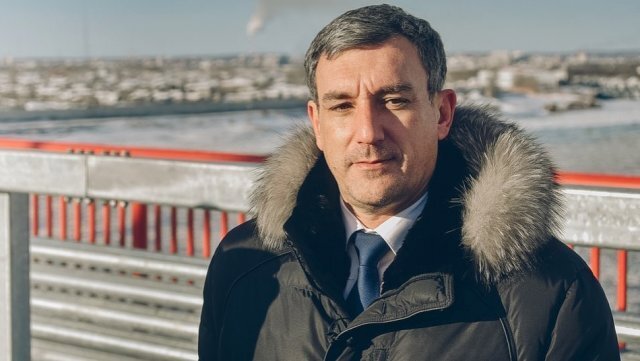 Фото: ampravda.ru, как впоследствии он собирается выводить предприятия и фирмы из кризиса, чиновник не пояснил