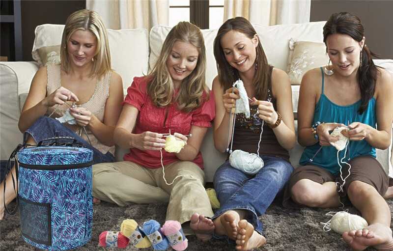 Смотрим кино и вяжем, например.