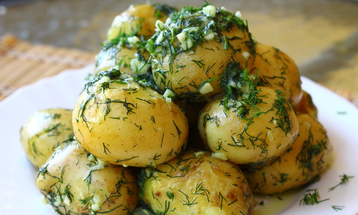 Отварная картошка. Рассыпчатый картофель. Рассыпчатый картофель. Вареный картофель. Картофель отварной.