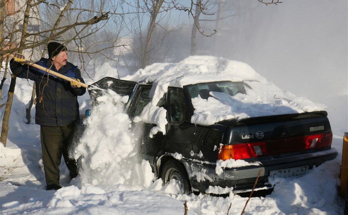 Основные правила при чистки автомобиля от снега: 4 ошибки совершающий  каждый третий водитель | Tehnovil | Дзен