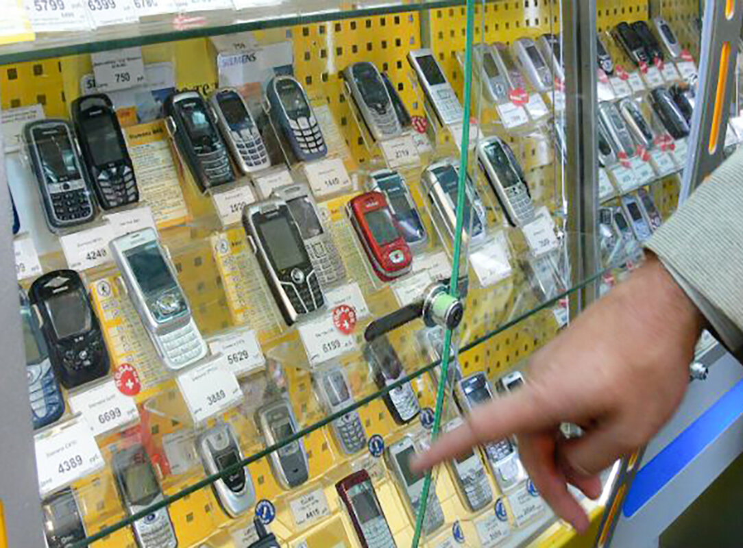 Магазины торгующие телефонами. Рынок мобильных телефонов. Магазин телефонов. Салон сотовой связи. Продает телефоны на рынке.