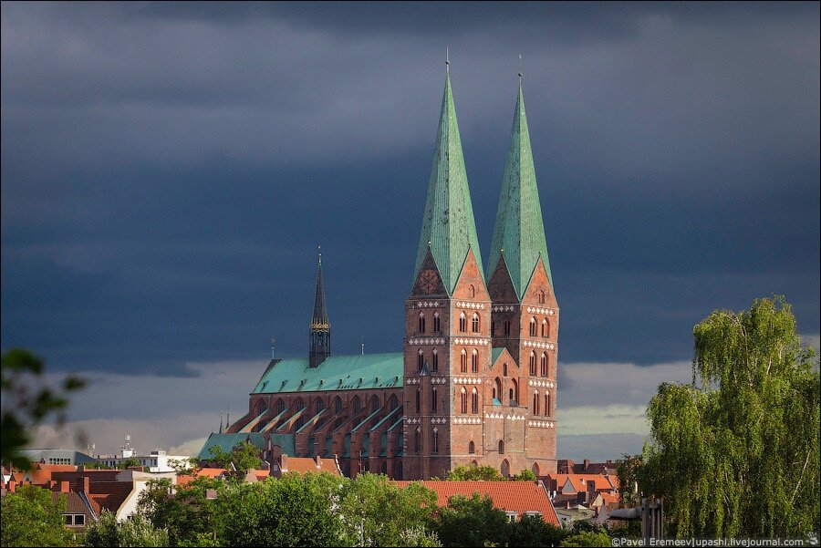 Maria church. Церковь св Марии в Любеке.