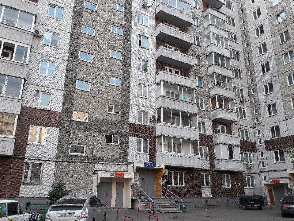 Второй и третий подъезды нашего дома