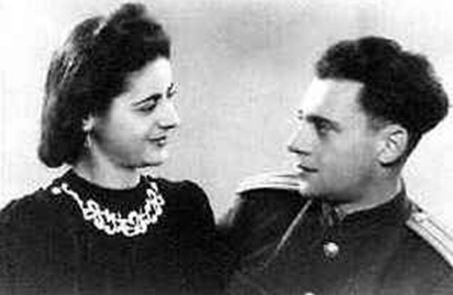 Фото: dubikvit.livejournal.com Семен Владимирович (Вольфович) Высоцкий со своей второй супругой - Евгенией Степановной Лихалатовой