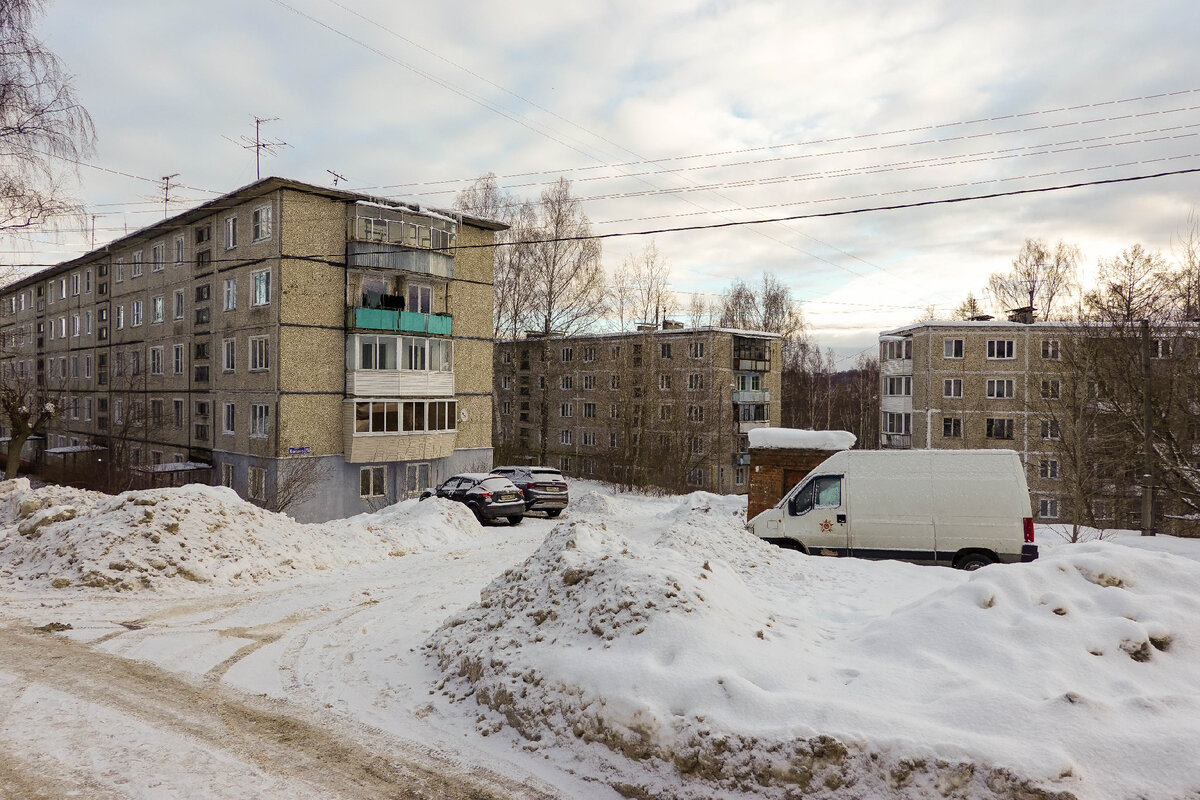 Яхрома: в каких домах живут простые люди в 50 километрах от МКАД | Самый  главный путешественник | Дзен