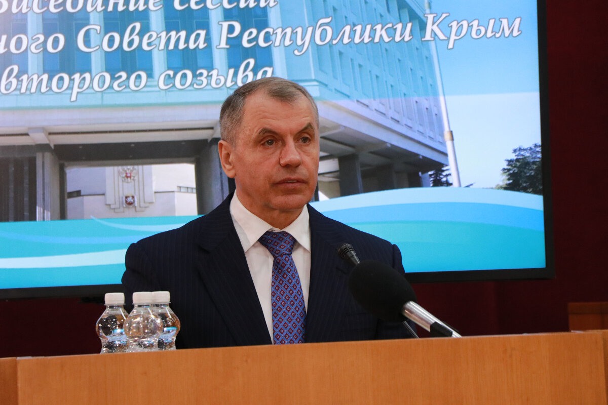 Владимир Константинов