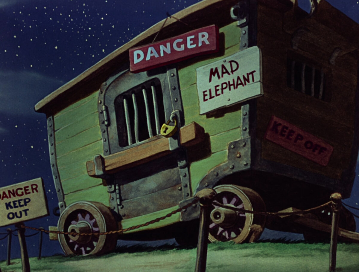 Не входить. Опасно. Бешеный слон.