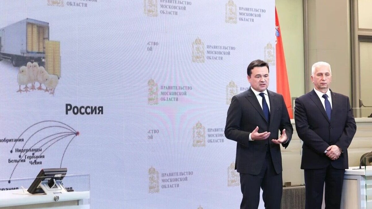    Глава Подмосковья Андрей Воробьев доложил президенту России Владимиру Путину об открытии весной в Московской области селекционно-генетического центра “Смена”. Это будет одно из крупнейших производств российского птицеводства.