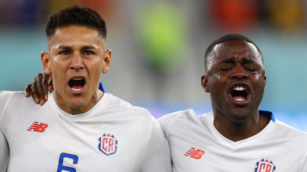    Жоэль Кэмпбелл дал волю эмоциям перед матчем ЧМ-2022 Испания — Коста-Рика. Фото: REUTERS