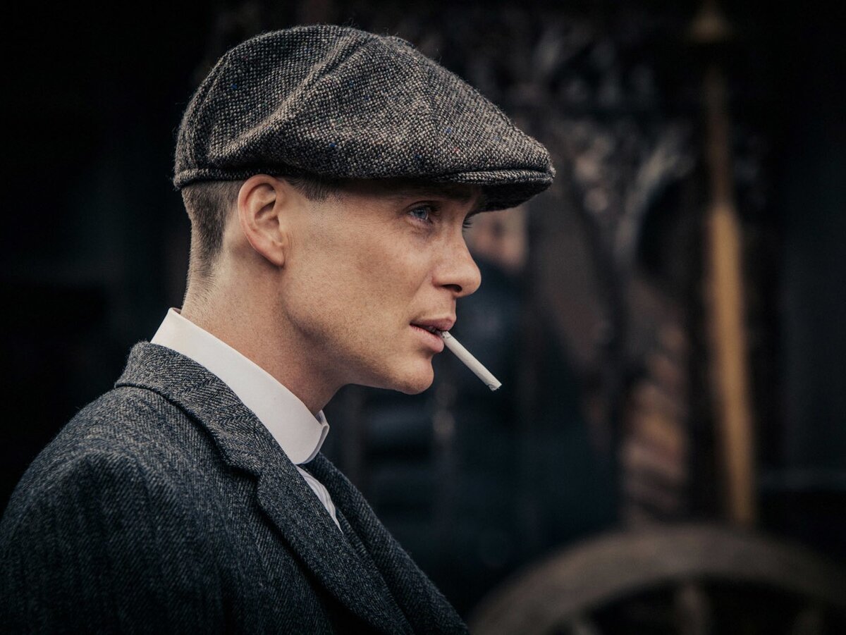 Кадр из сериала «Острые козырьки», 2013-2022 годы, режиссеры Колм МакКарти, Том Харпер