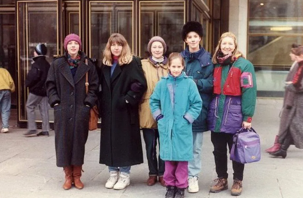 Мода 90 х фото. Мода в СССР В 80-Е. 80е 90е одежда в России. Мода 90е в России. 90е 2000е мода