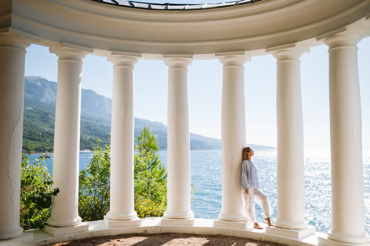 Чтобы выглядеть на пляже неотразимо, нужен красивый и удобный купальник от Maman Folle. Фото © Maman Folle