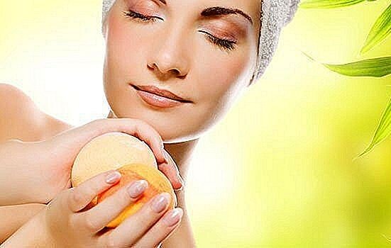 Проблемная кожа ,сухость , покраснения ,медленная регенерация  кожи  все это очень неприятный фактор мешающий нам жить и чувствовать себя спокойными счастливыми  людьми .Сегодня мы с вами научимся простому рецепту по приготовлению   «Гусиного мыла» ,почему гусиного спросите вы , подчеркнем некоторые выдающие особенности гусиного жира  ускоряет процесс регенерации тканей при имеющихся ранах, обморожениях, ожогах. Очень эффективно применяют в своей практике гусиный жир ведущие косметологические компании. Из него изготавливают различные питательные маски для кожи, губ и волос. Помогает решать проблемы кожи, облысения, преждевременного увядания кожи.
