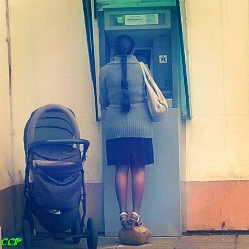 проблемы маленьких людей. девушки маленького роста. девушка маленького роста прикол. шутки про низкий рост. проблемы маленьких женщин.