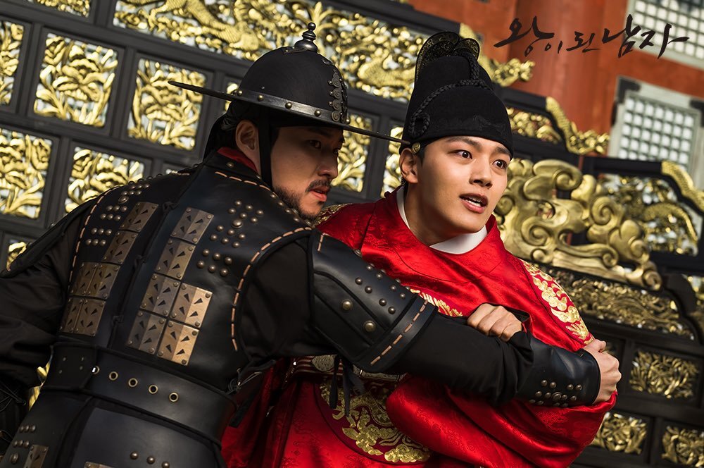 Ё Джин Гу (여진구) в роли шута/короля, дорама "Коронованный шут"