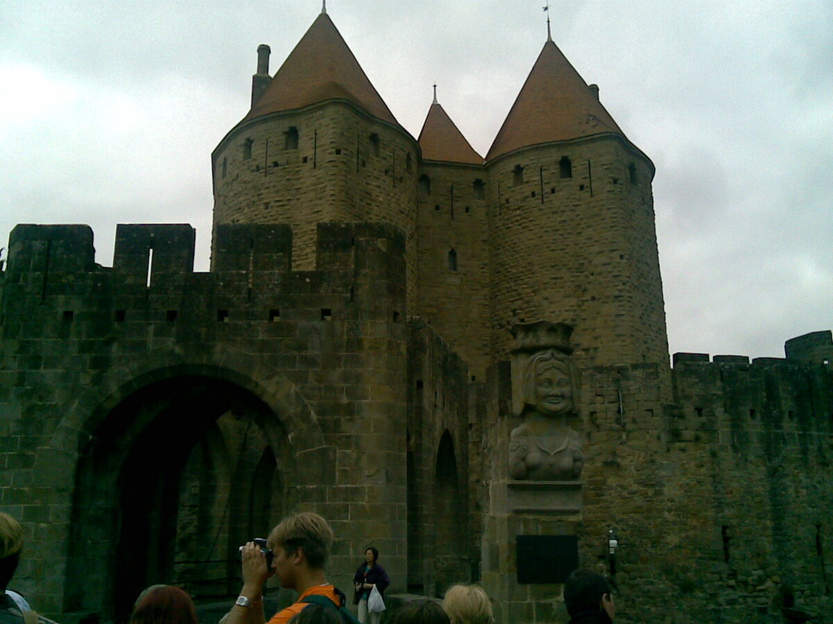 вход в город Каркассон - Франция (фото из личного архива Старенко Антона)