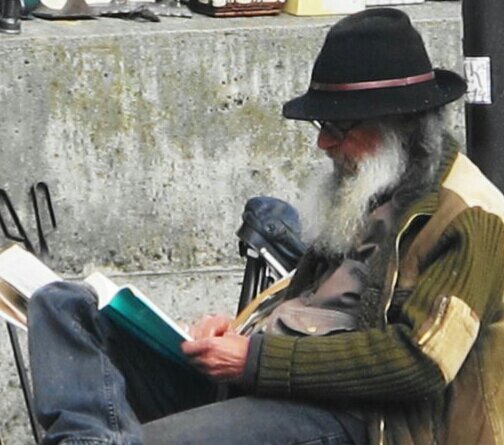 Старик-художник