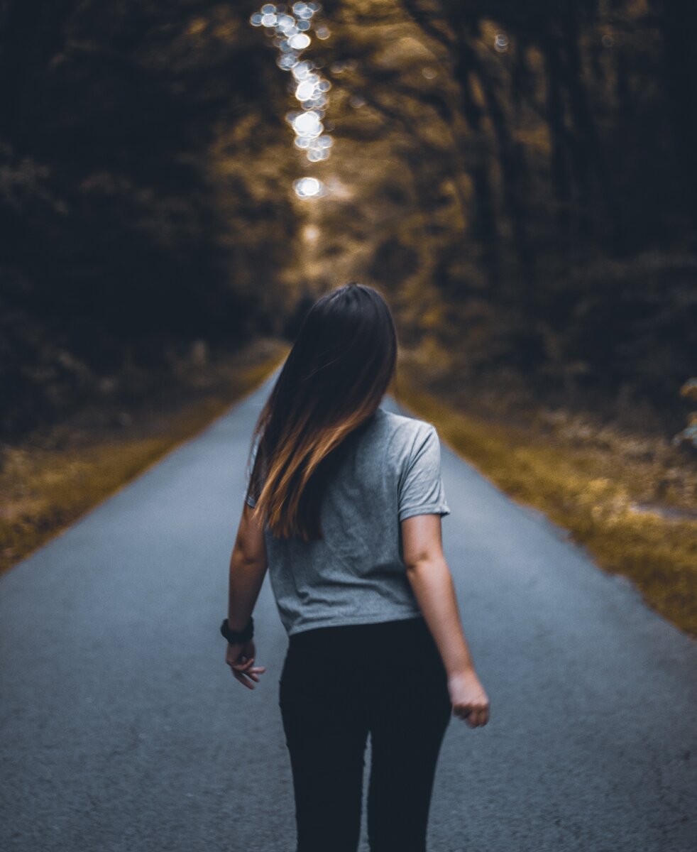 Прогулки. Photo by Henrik Verle on Unsplash