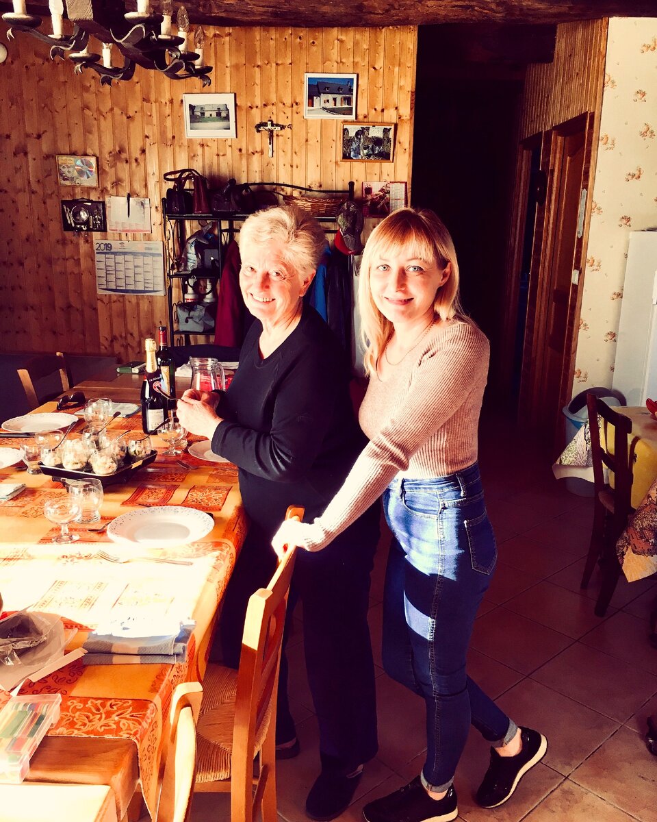 Готовим стол к Рождеству, которое мы встречаем вместе. 