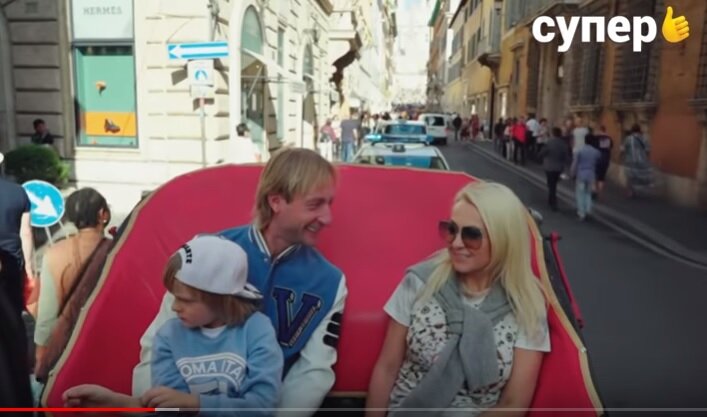 Кадр из реалити-шоу "Яна Супер" на You-Tube