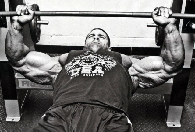 источник изображения: https://fit4gym.ru/kak-uvelichit-zhim-lezha/