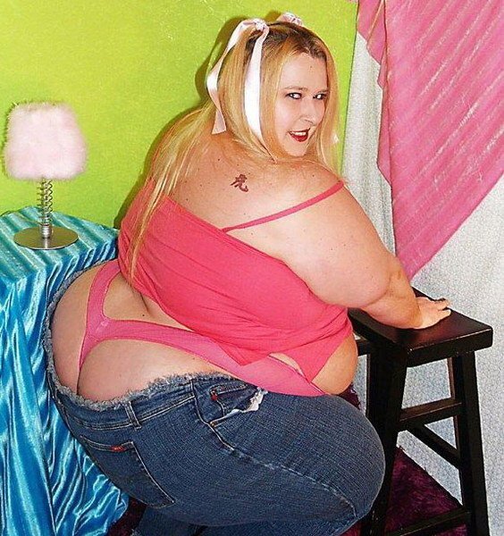 Очередная модель плюс сайз(23 года)