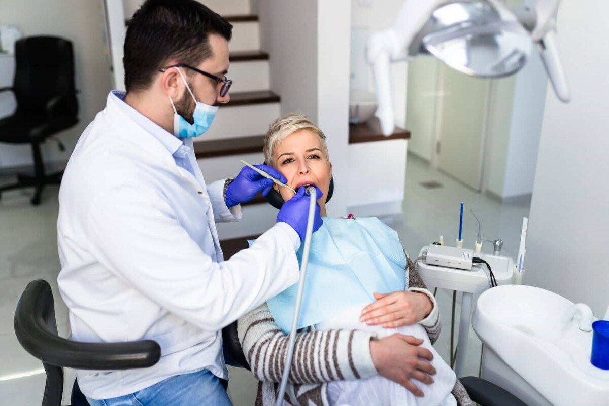 Лечение зубов у беременных, что делать?