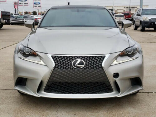 Листай дальше, чтобы узнать за сколько он был продан