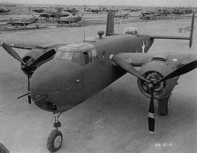 B-25G с 75-мм пушкой М4.