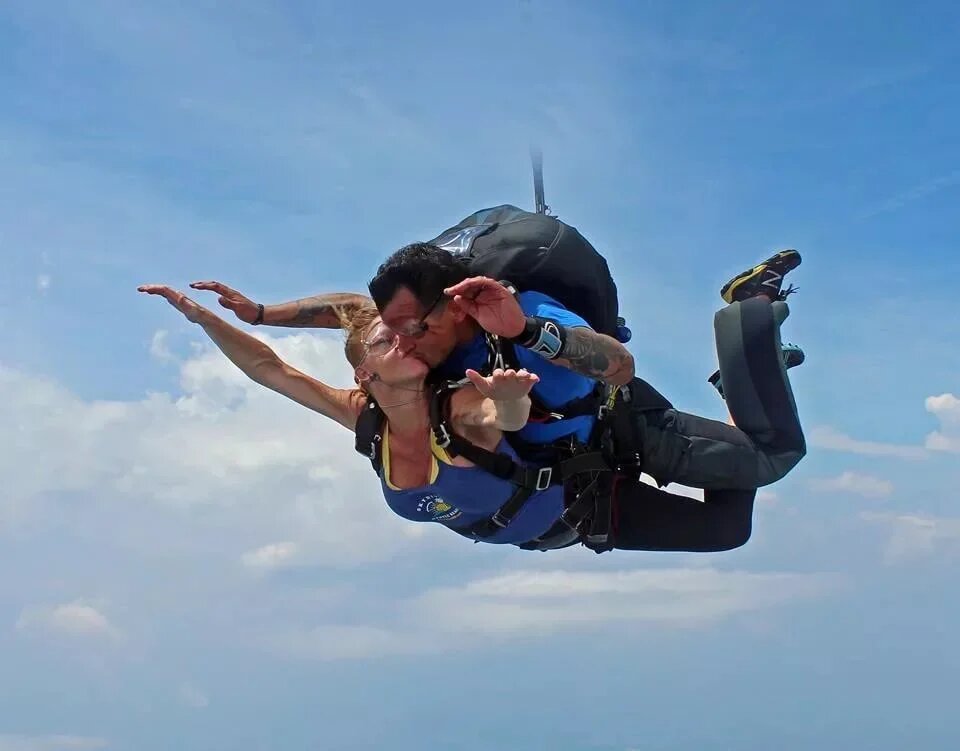 Skydive couple