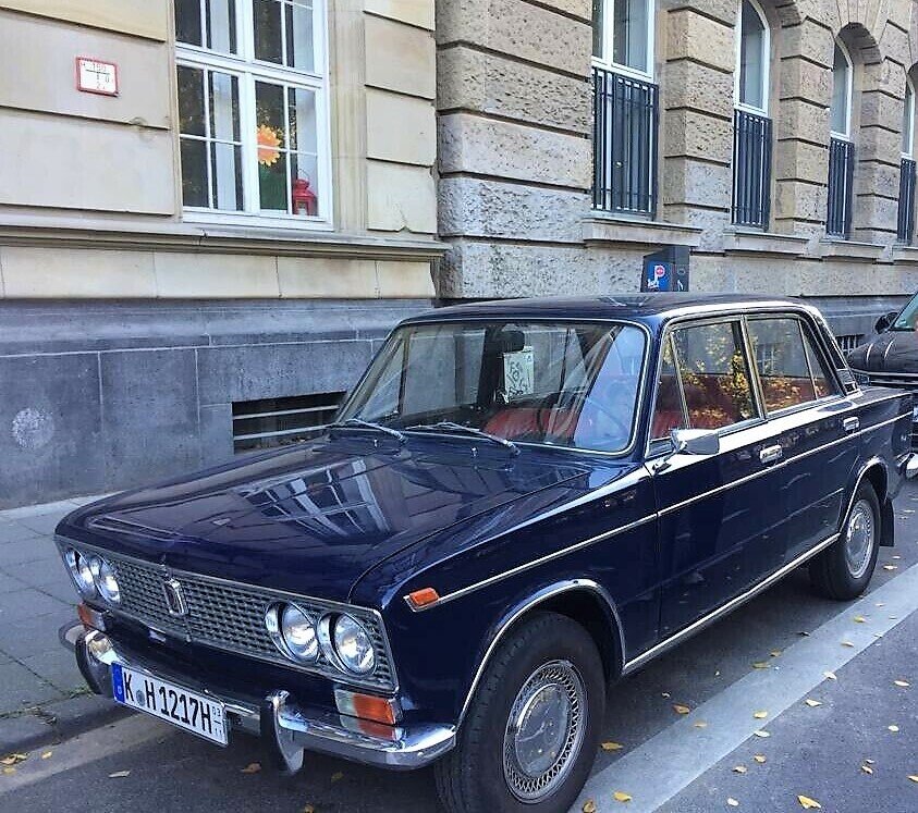 ВАЗ 2103 в оригинале. Редкий цвет 