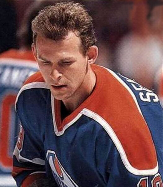 Став чемпионом ССР в составе московского "Динамо", Анатолий Семенов успел застать и чемпионский парад в Эдмонтоне  