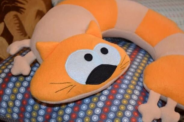Как сшить декоративную подушку-кошку
